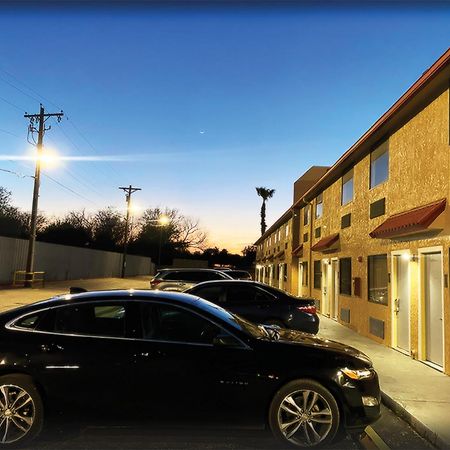 Hotel Baymont By Wyndham Del Rio Exterior foto