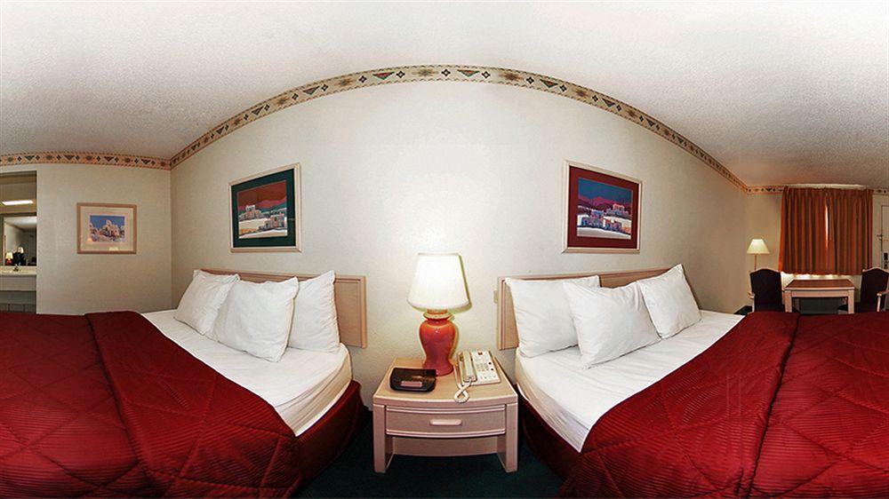 Hotel Baymont By Wyndham Del Rio Exterior foto