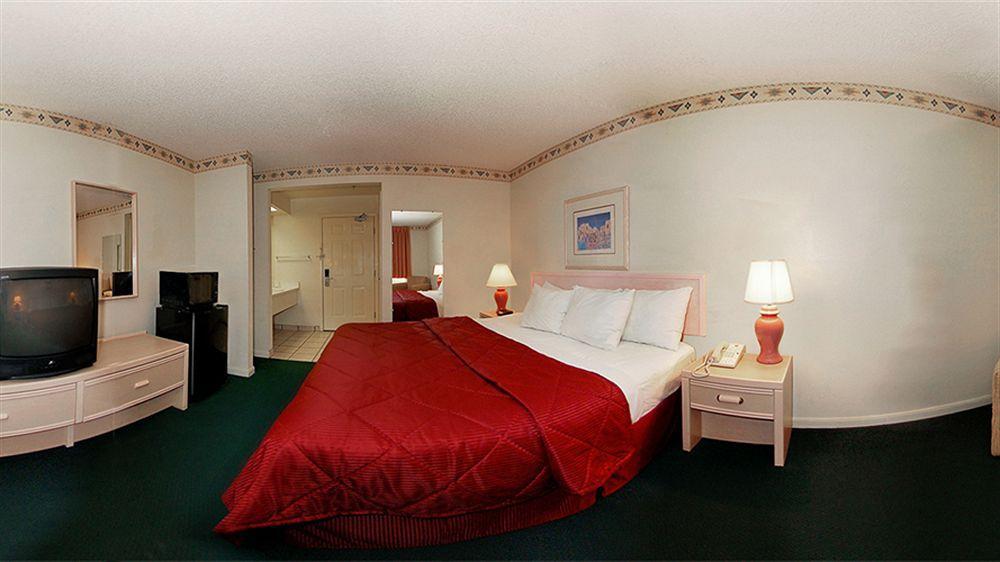 Hotel Baymont By Wyndham Del Rio Exterior foto